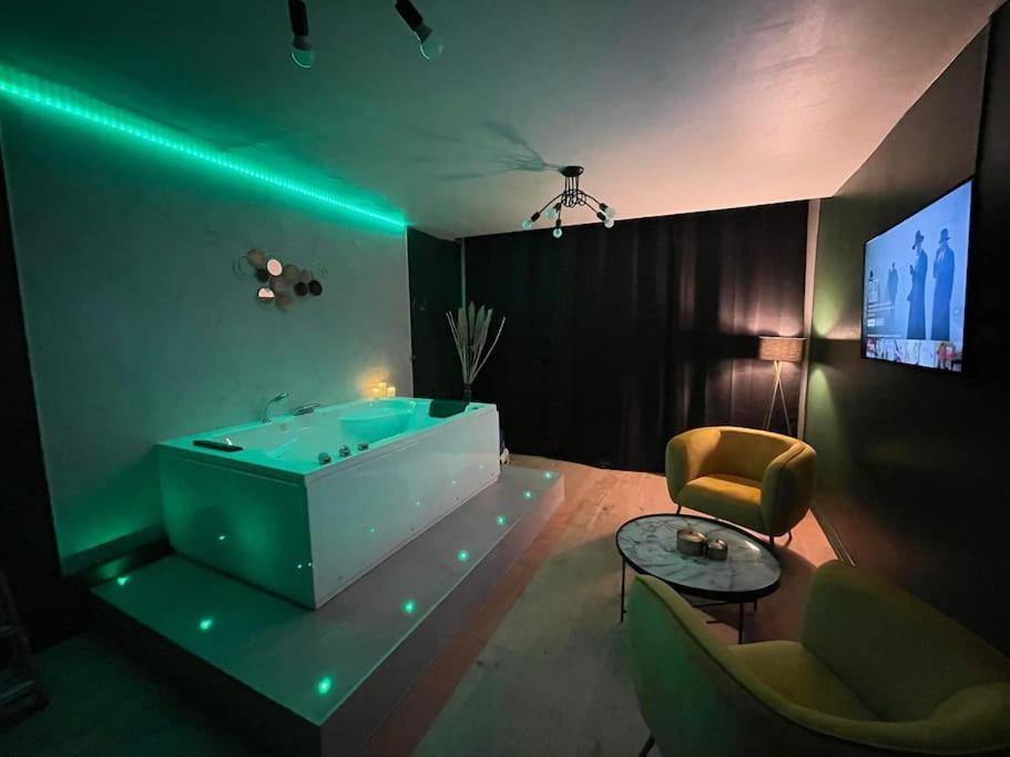 & Detente - Cinema - Netflix - Hyper Centre Arras